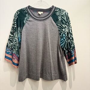 TINY- Gray and Green Patterned Women's Top Size M